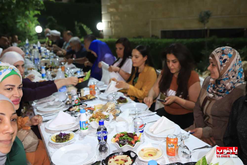 طيردبا : السيد غسان زيدان يستضيف في داره رؤساء الأقلام المولجين بمراقبة الانتخابات البلدية والاختيارية في بلدة طيردبا.